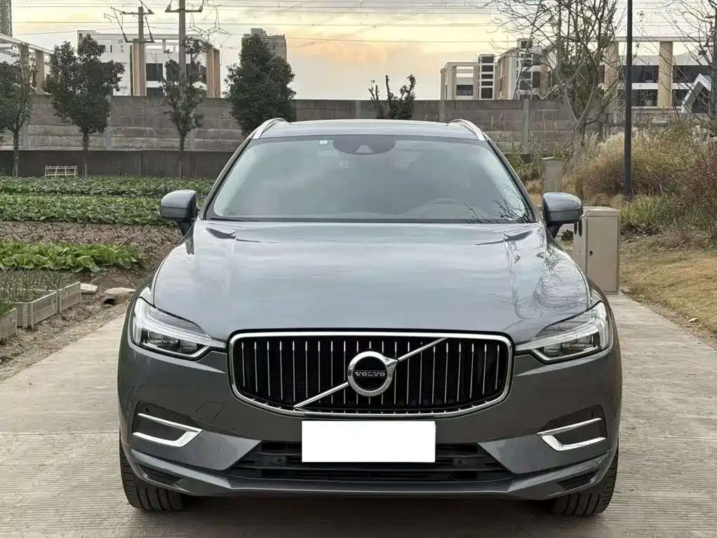 Volvo XC60 — фото 2