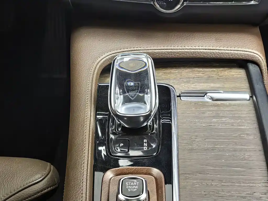 Volvo S90 — фото 13