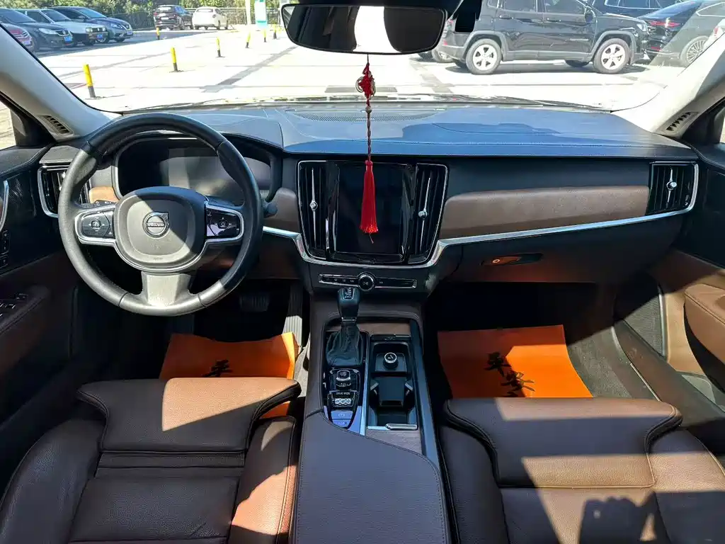 Volvo S90 — фото 9