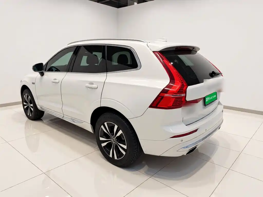 Volvo XC60 — фото 4