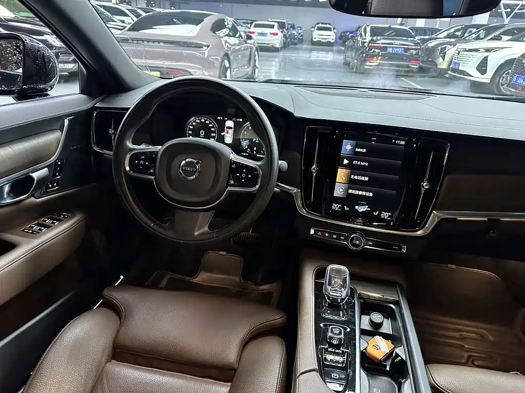 Volvo S90 — фото 6