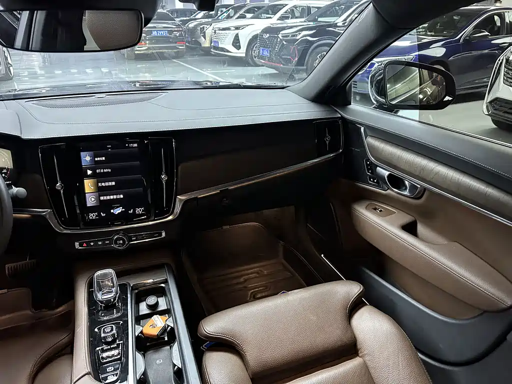 Volvo S90 — фото 7