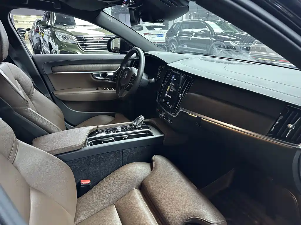 Volvo S90 — фото 10