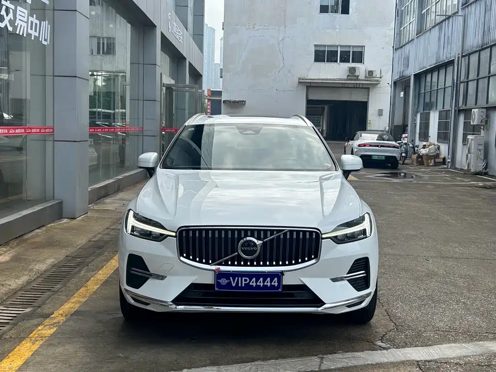 Volvo XC60 — фото 2