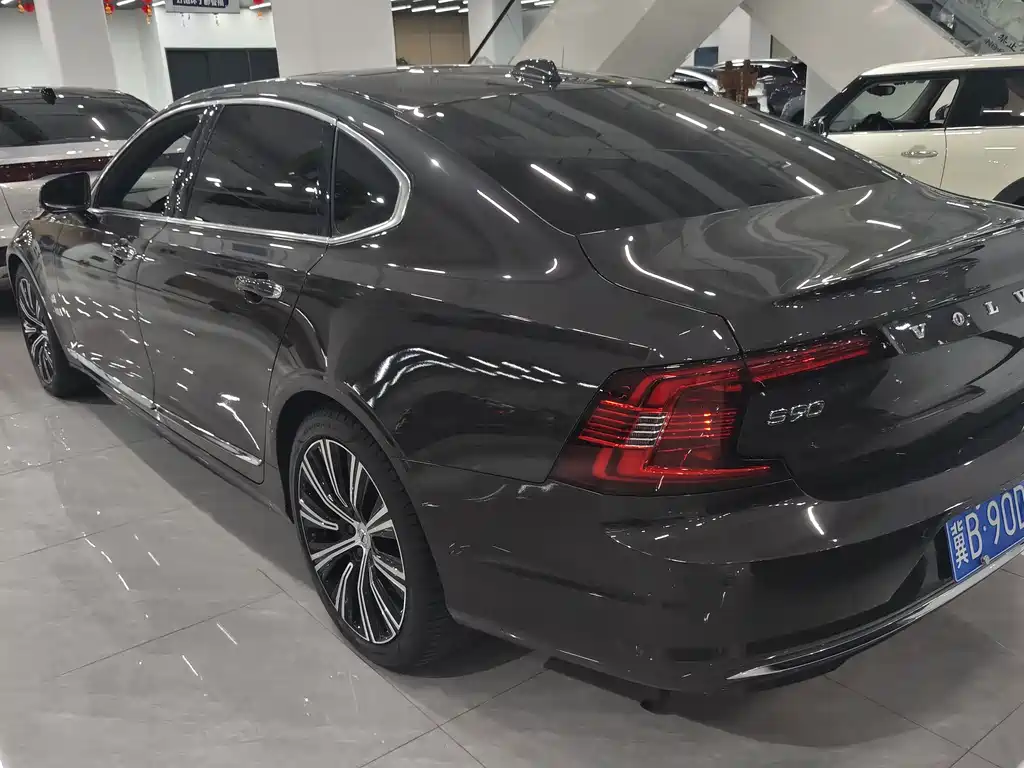 Volvo S90 — фото 3