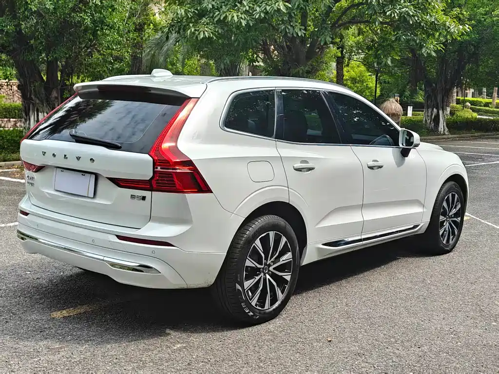 Volvo XC60 — фото 9