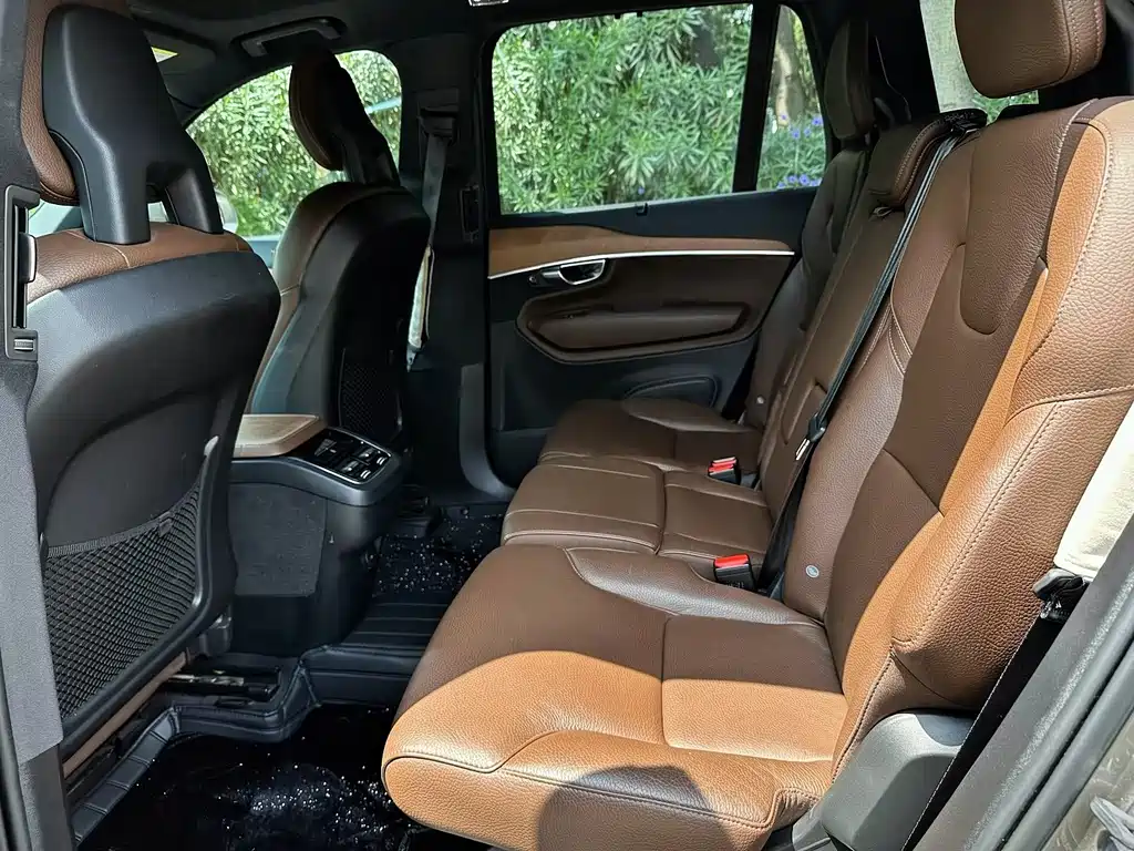 Volvo XC90 — фото 20