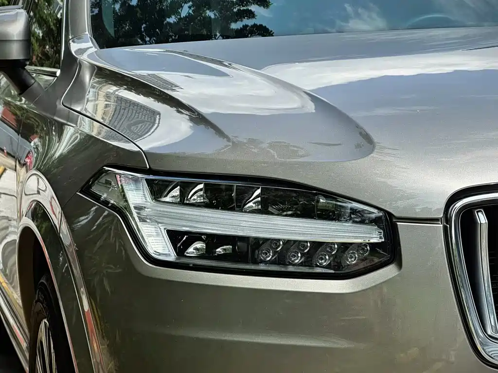Volvo XC90 — фото 3
