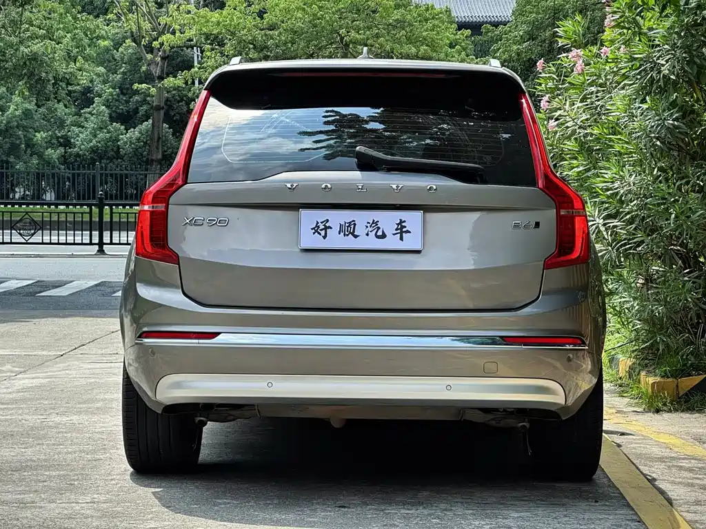 Volvo XC90 — фото 9