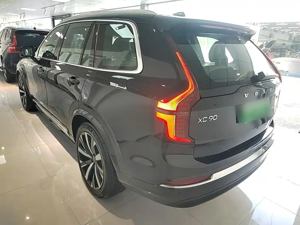 Volvo XC90 PHEV — фото 5