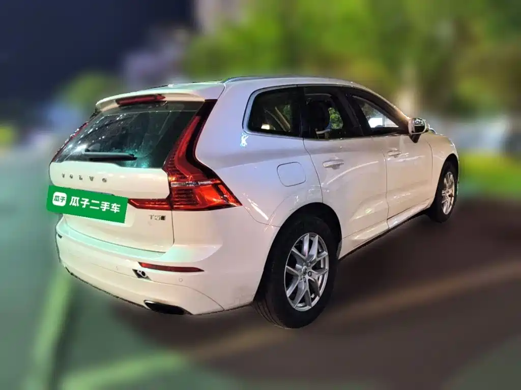 Volvo XC60 — фото 4