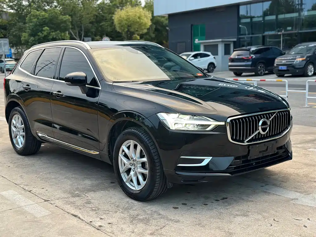 Volvo XC60 — фото 4