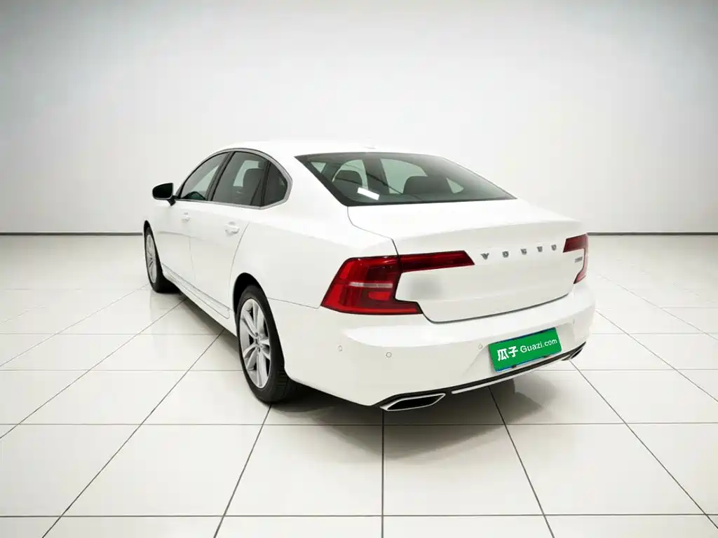 Volvo S90 — фото 4