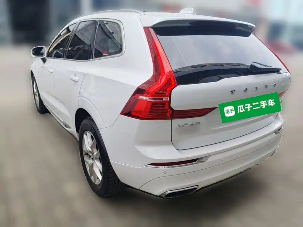 Volvo XC60 — фото 7