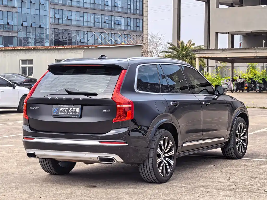 Volvo XC90 — фото 3