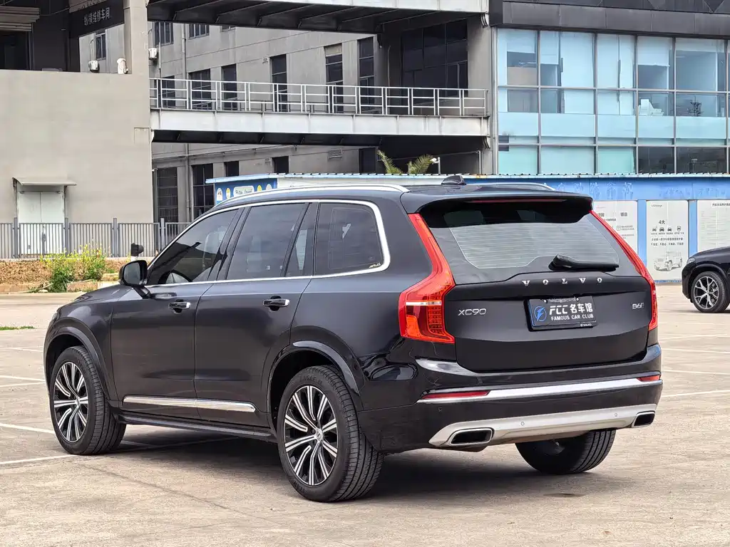 Volvo XC90 — фото 5
