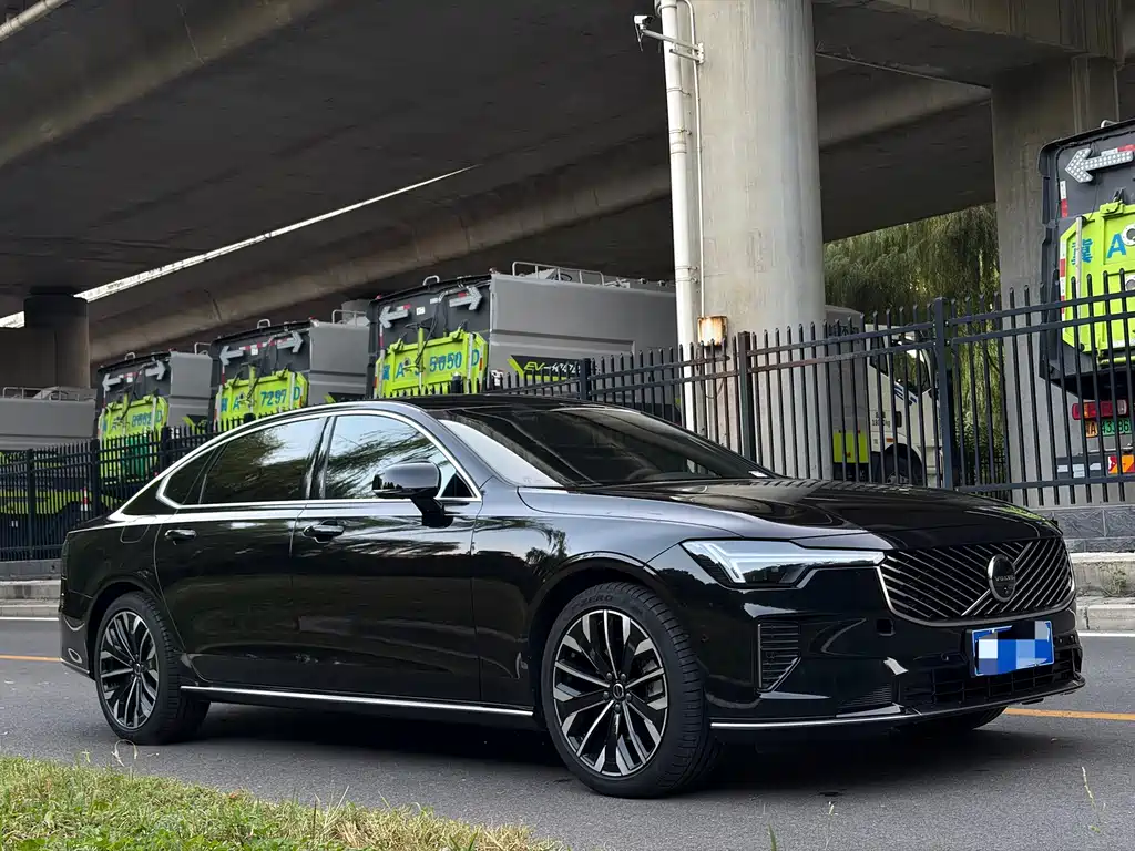 Volvo S90 — фото 3