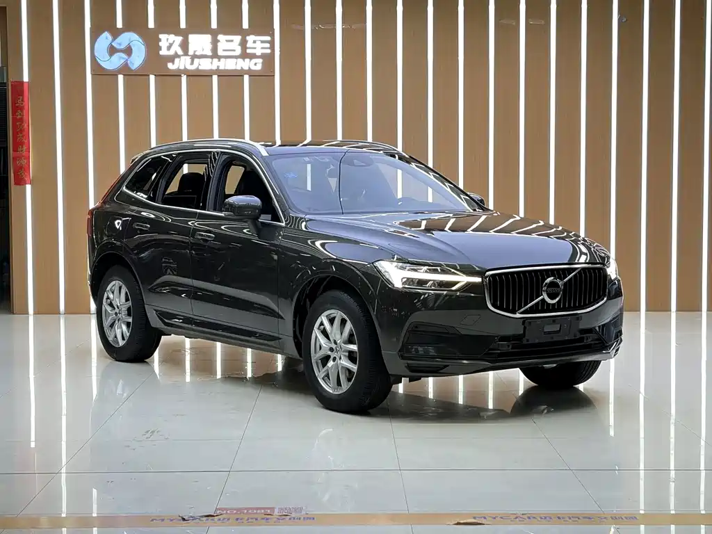 Volvo XC60 — фото 3