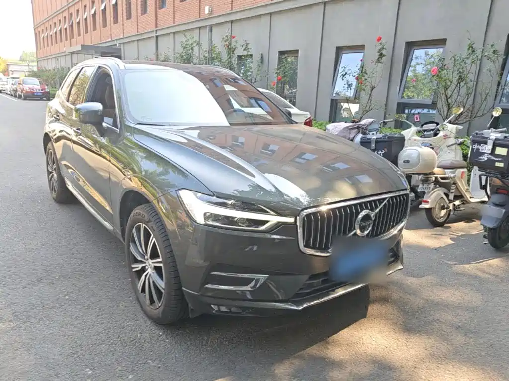 Volvo XC60 — фото 4