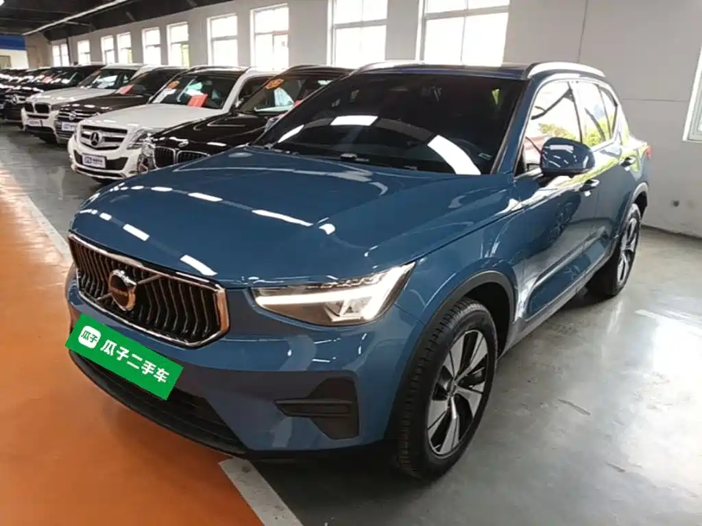 Volvo XC40 — фото 2
