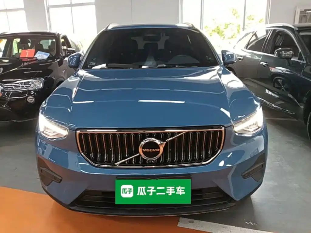 Volvo XC40 — фото 3