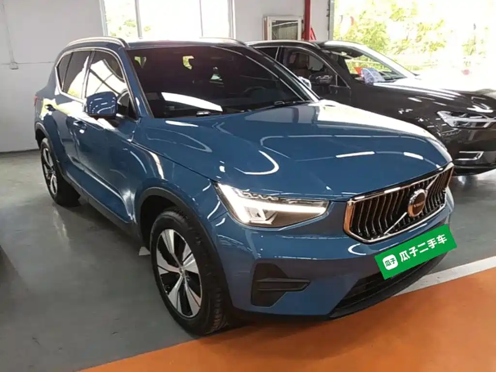 Volvo XC40 — фото 4