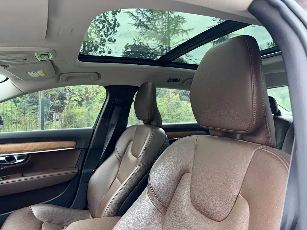 Volvo S90 — фото 10