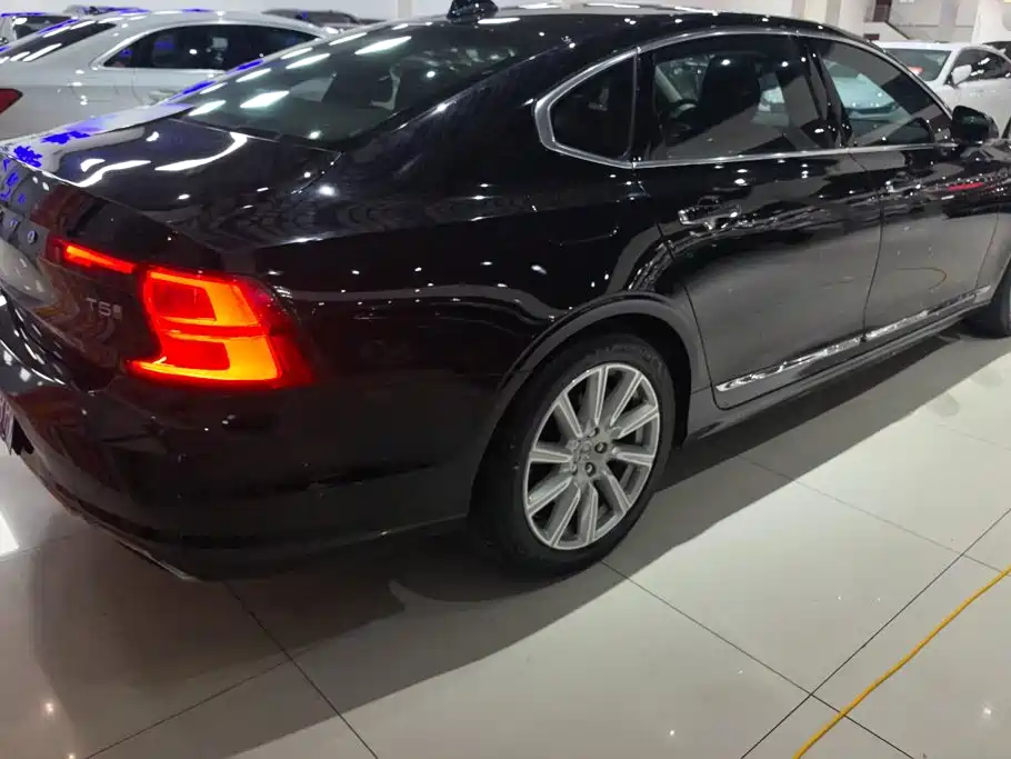 Volvo S90 — фото 3