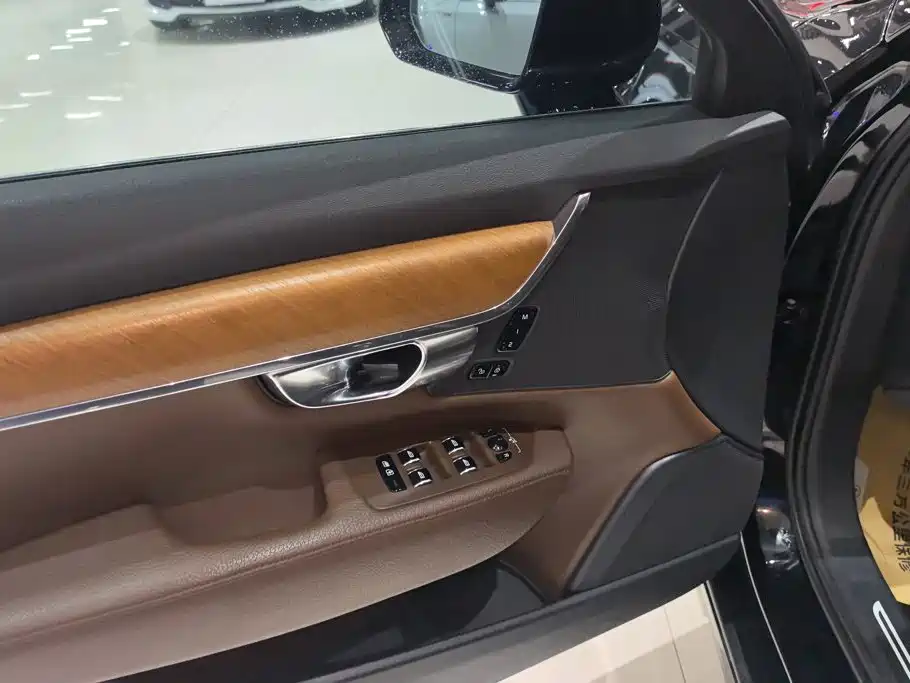 Volvo S90 — фото 7