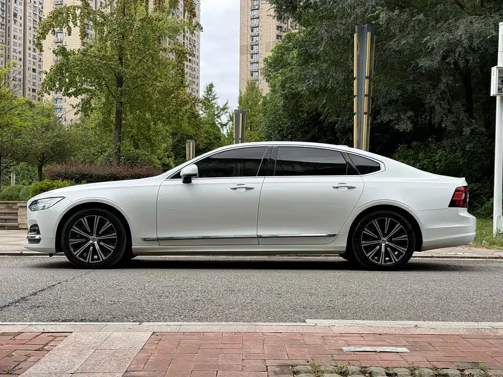 Volvo S90 — фото 4