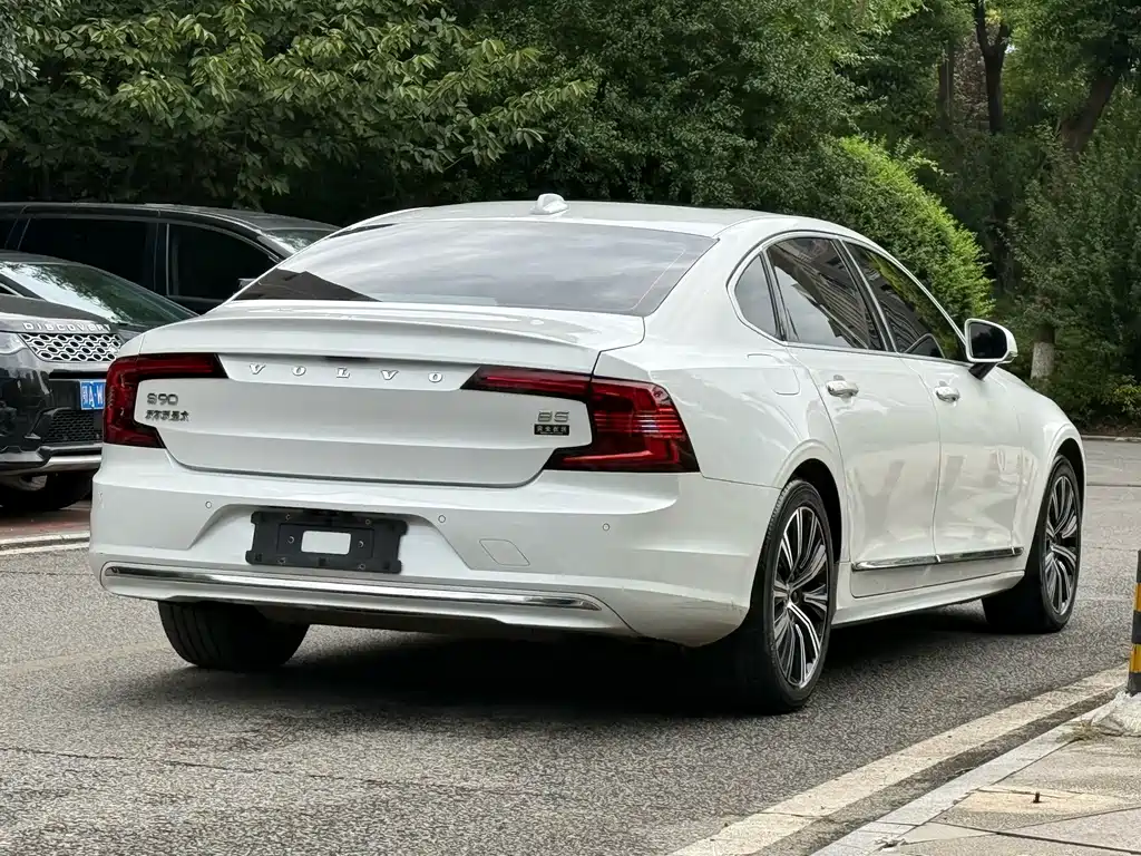Volvo S90 — фото 6