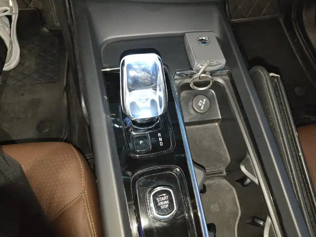 Volvo XC60 — фото 14