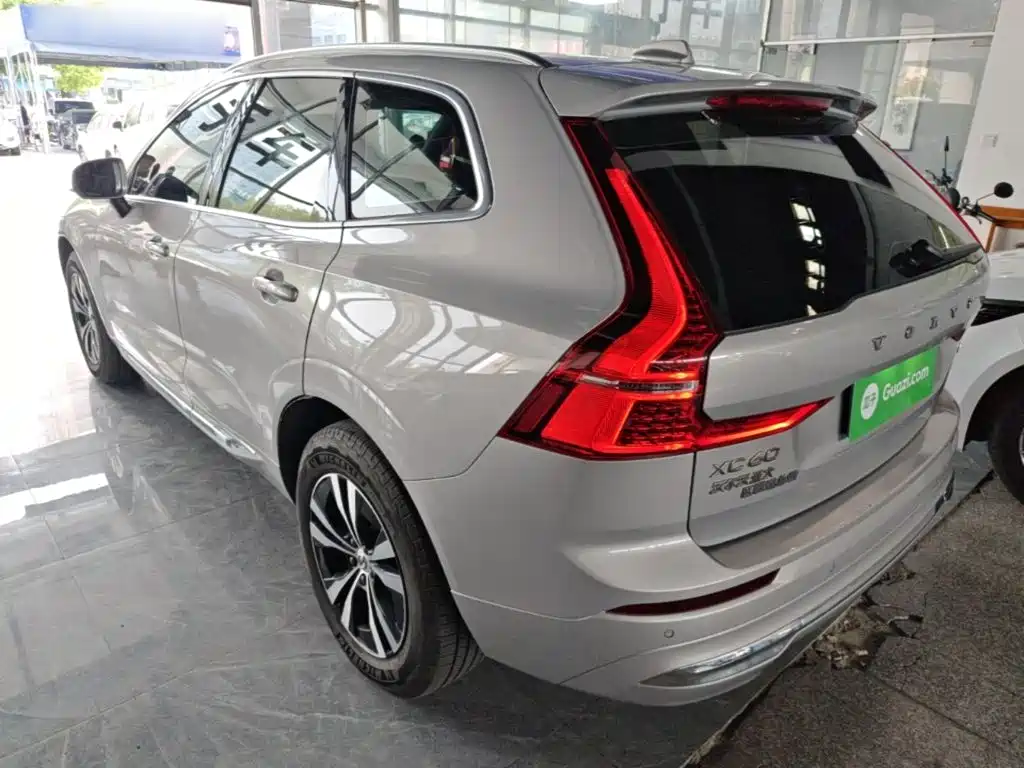 Volvo XC60 — фото 5