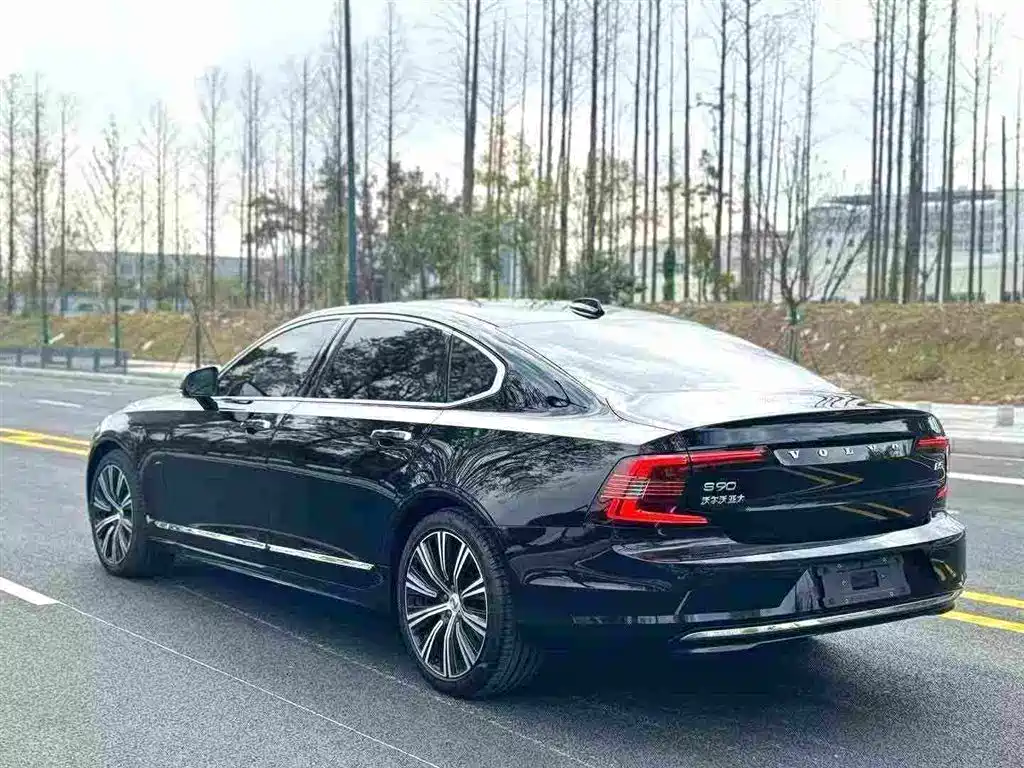Volvo S90 — фото 3