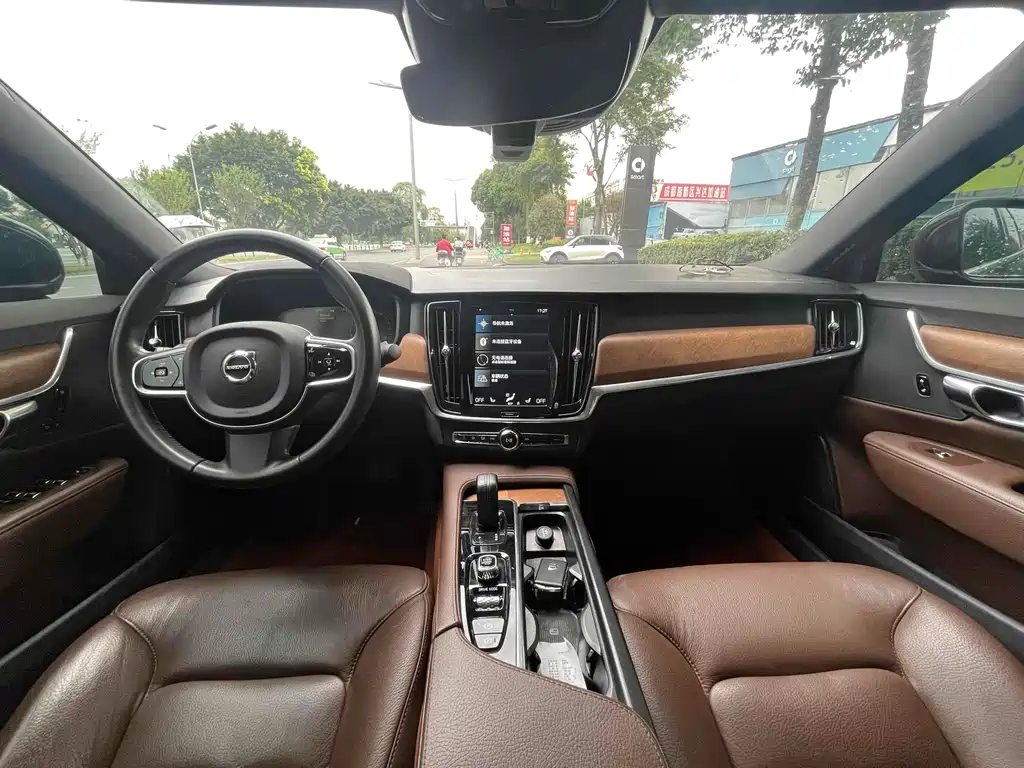 Volvo S90 — фото 4