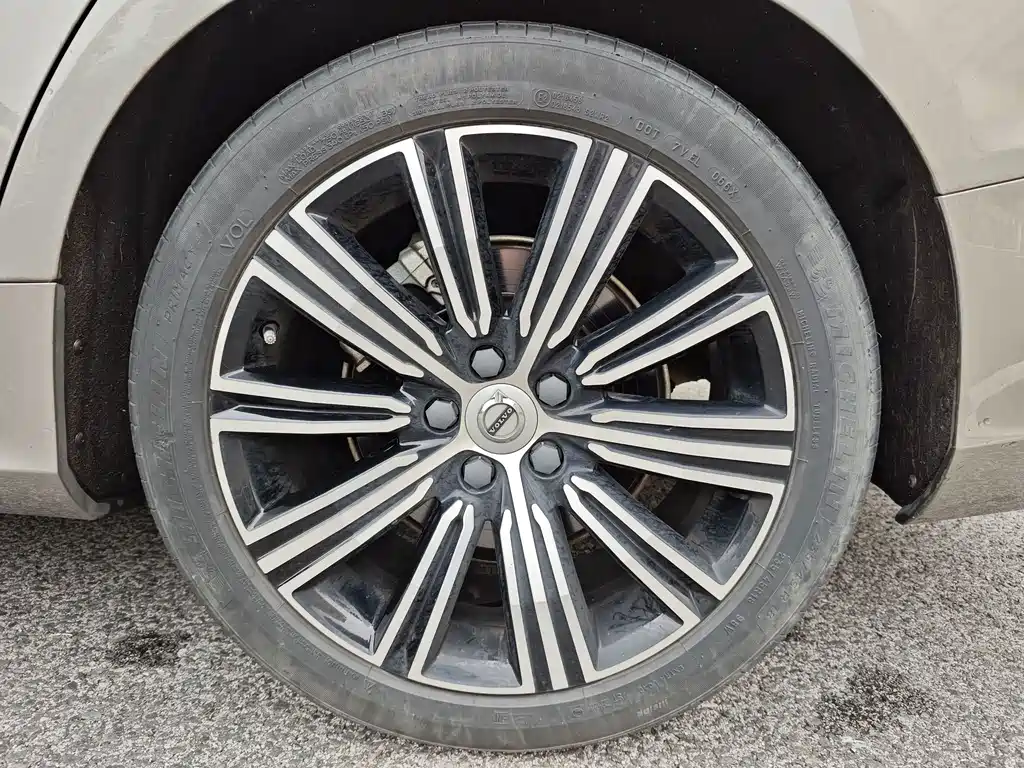 Volvo S60 — фото 17