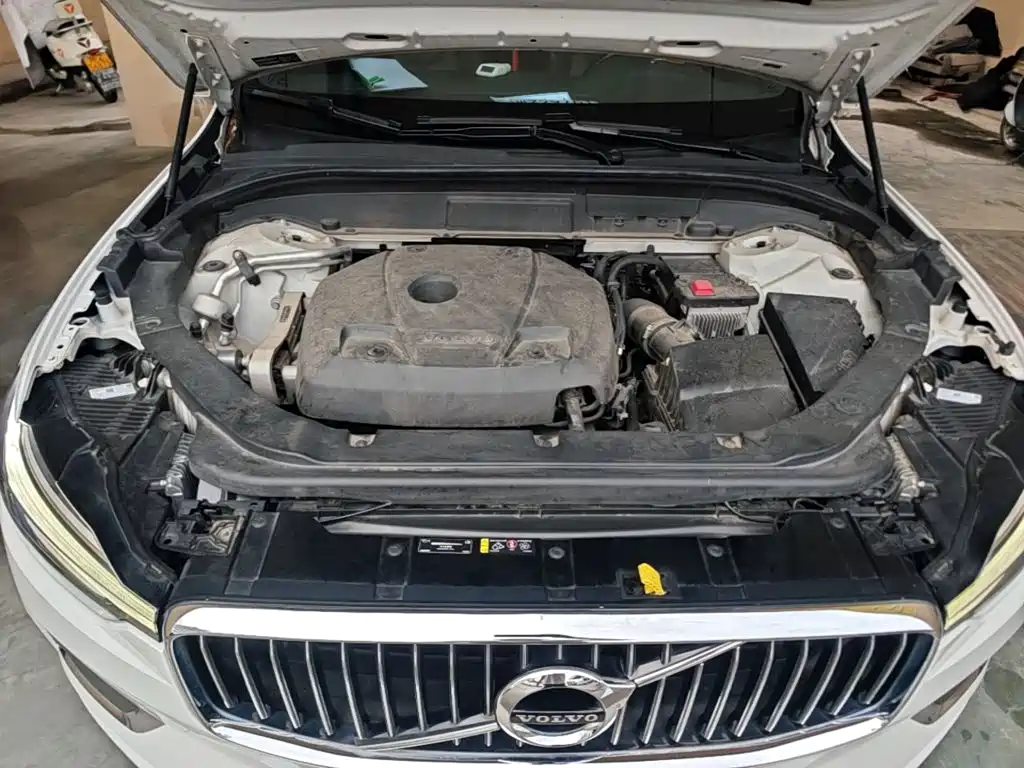 Volvo XC60 — фото 20