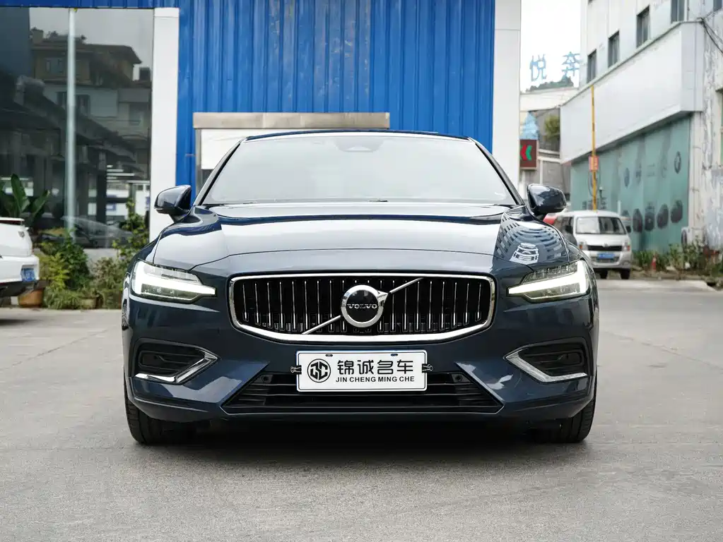 Volvo S60 — фото 2