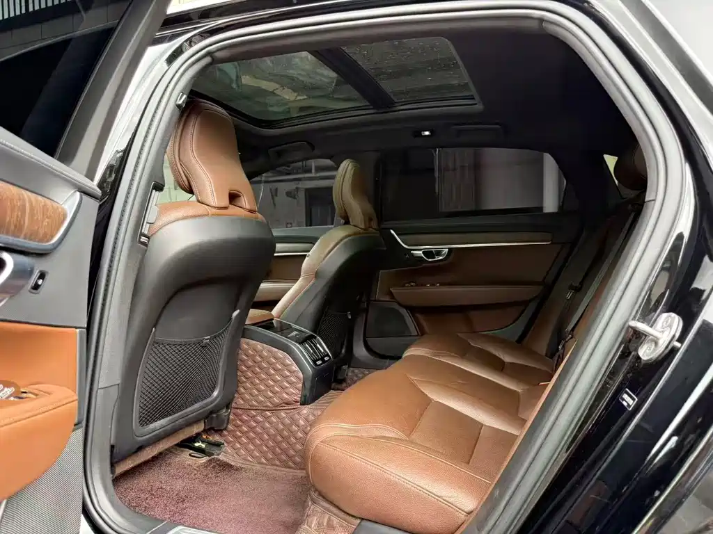 Volvo S90 — фото 4