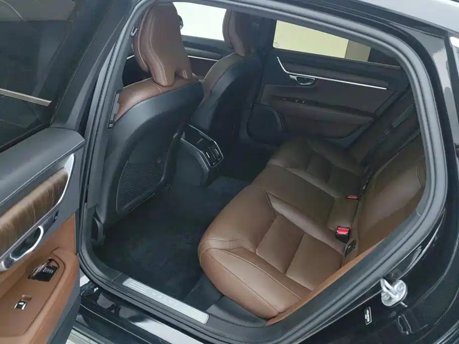 Volvo S90 — фото 11