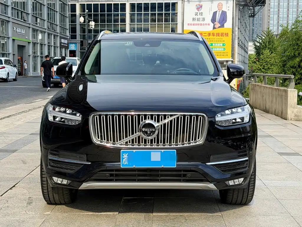 Volvo XC90 — фото 2