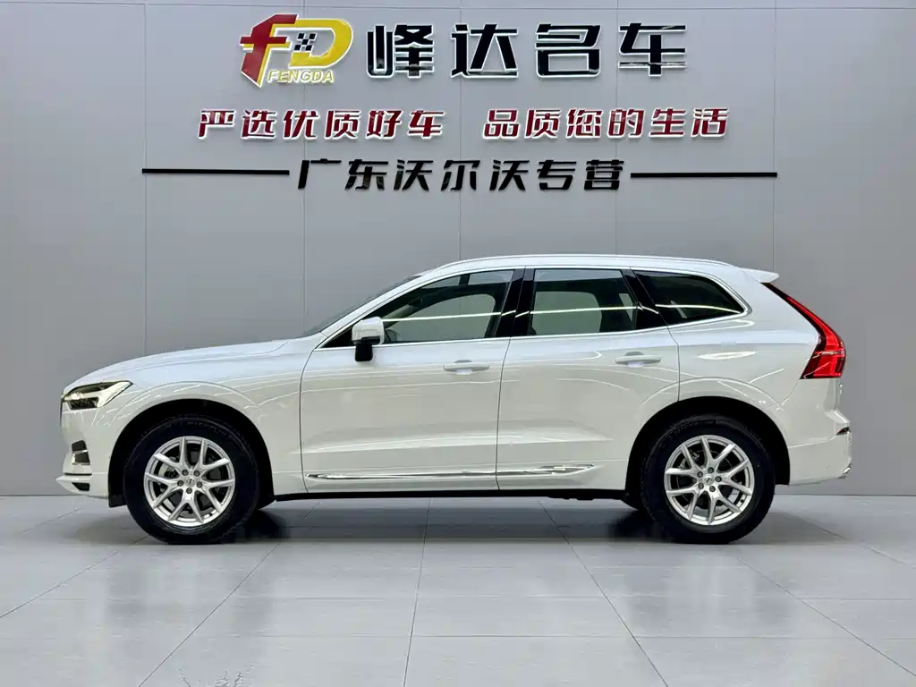 Volvo XC60 — фото 9