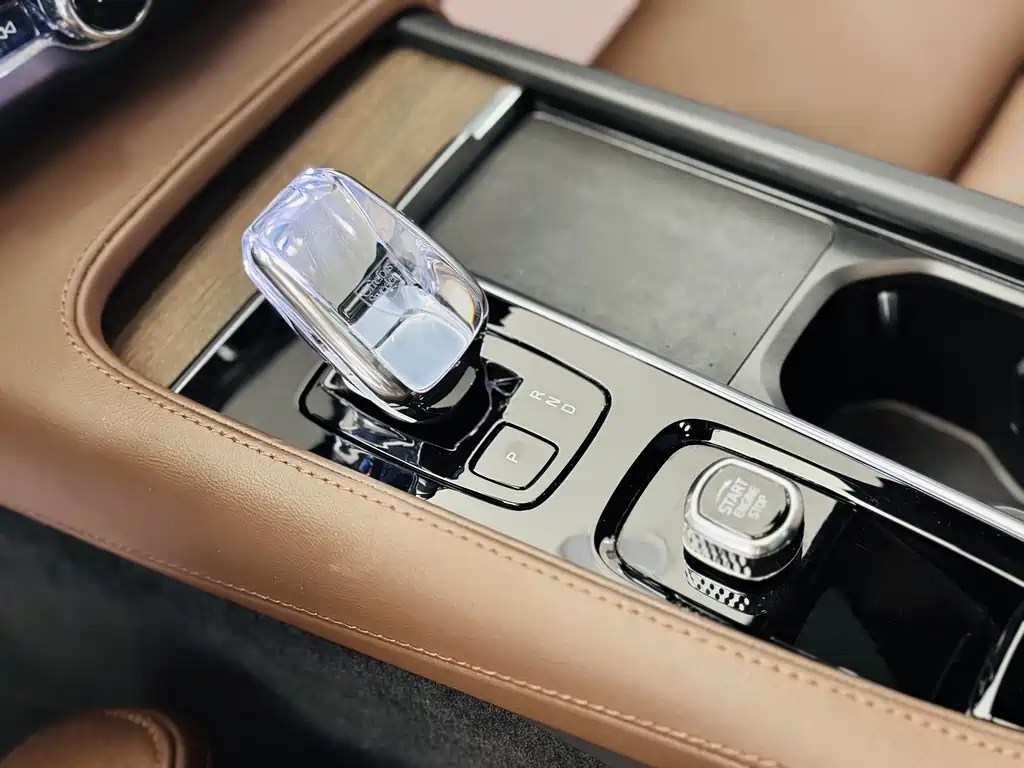 Volvo S90 — фото 14
