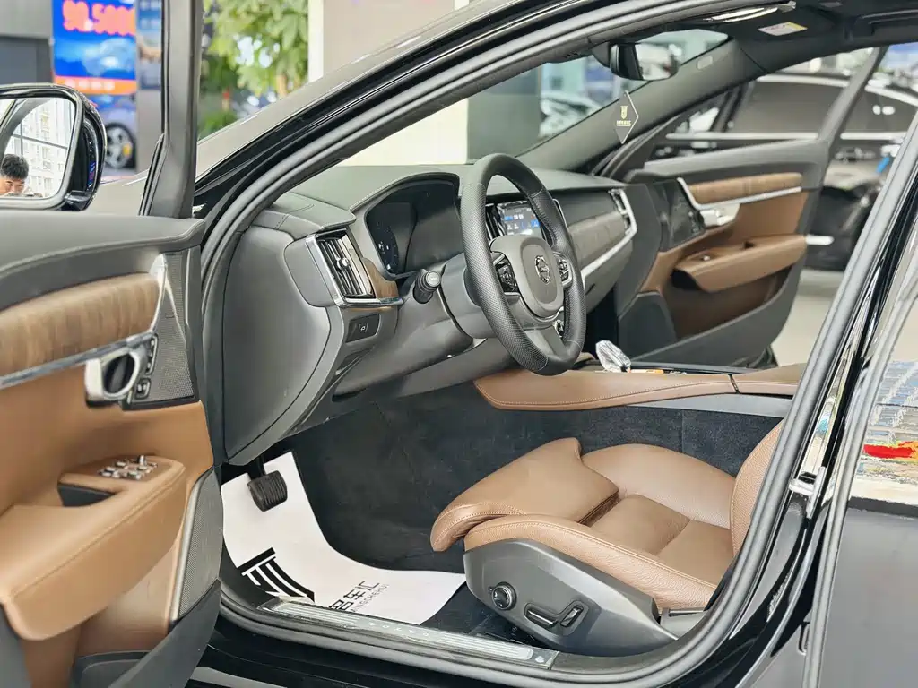 Volvo S90 — фото 4