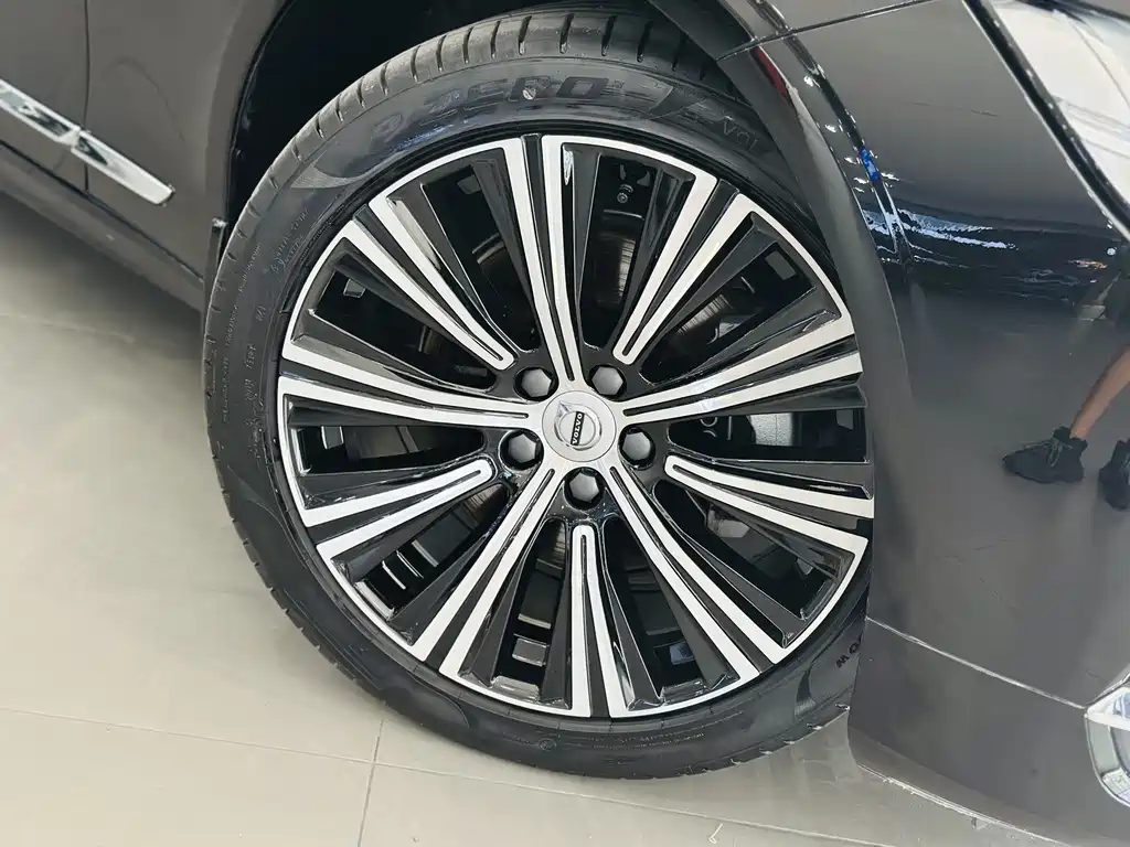 Volvo S90 — фото 10