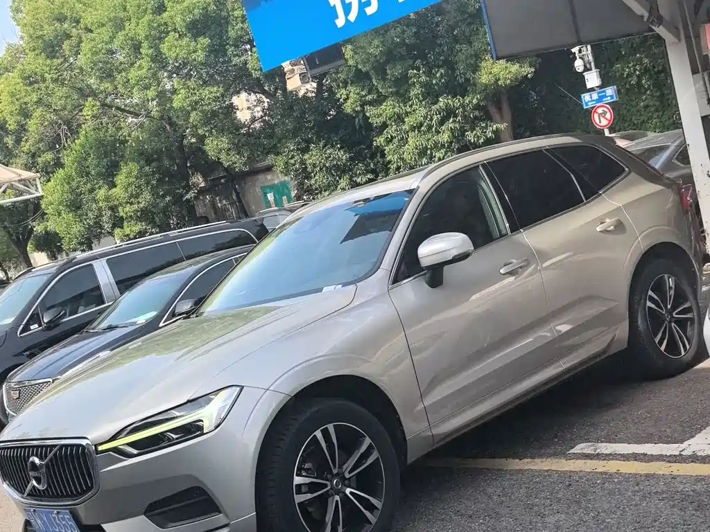 Volvo XC60 — фото 2