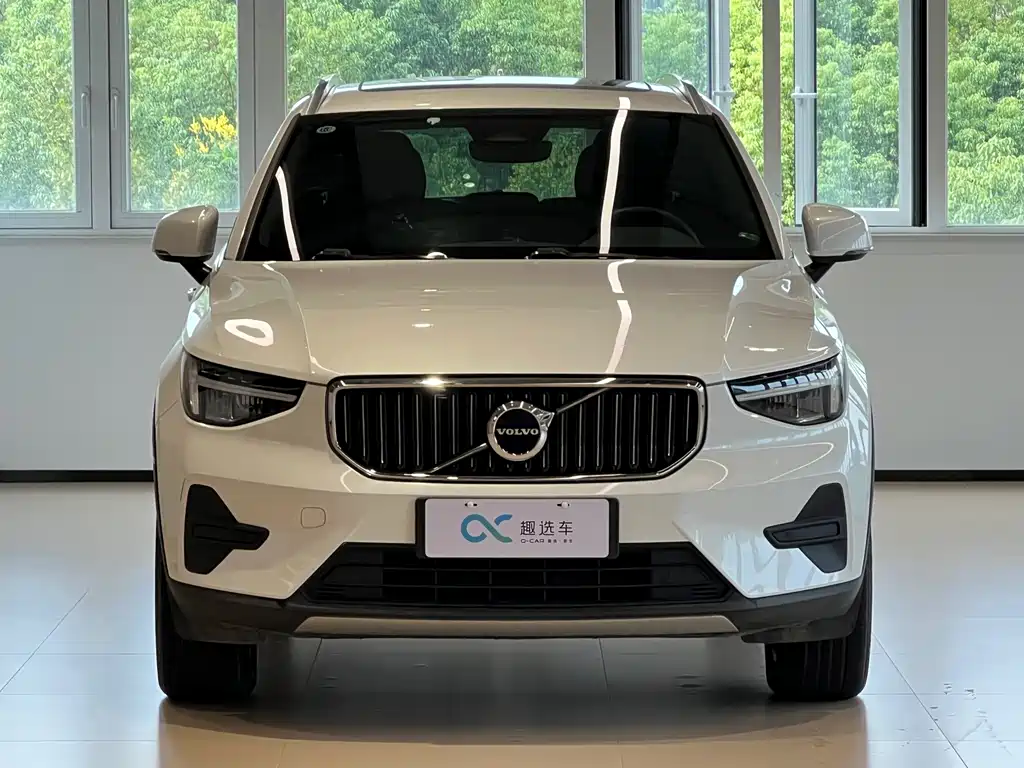 Volvo XC40 — фото 2