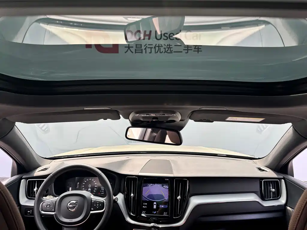 Volvo XC60 — фото 13