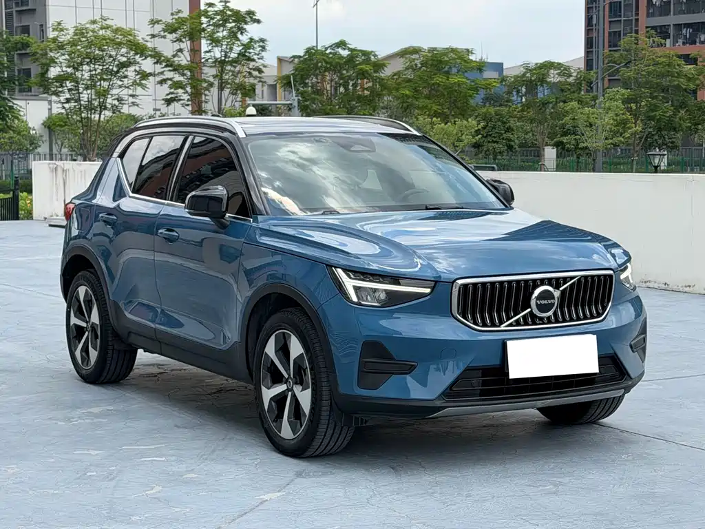 Volvo XC40 — фото 3