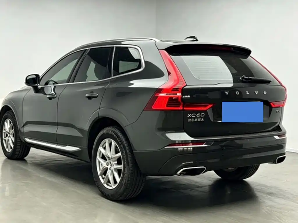Volvo XC60 — фото 4